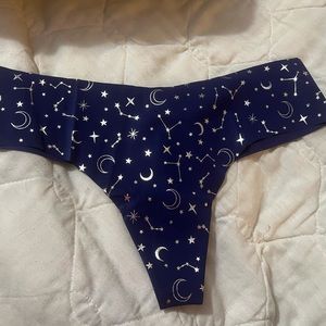 Victoria’s Secret No Show Thong size Medium New with Tags